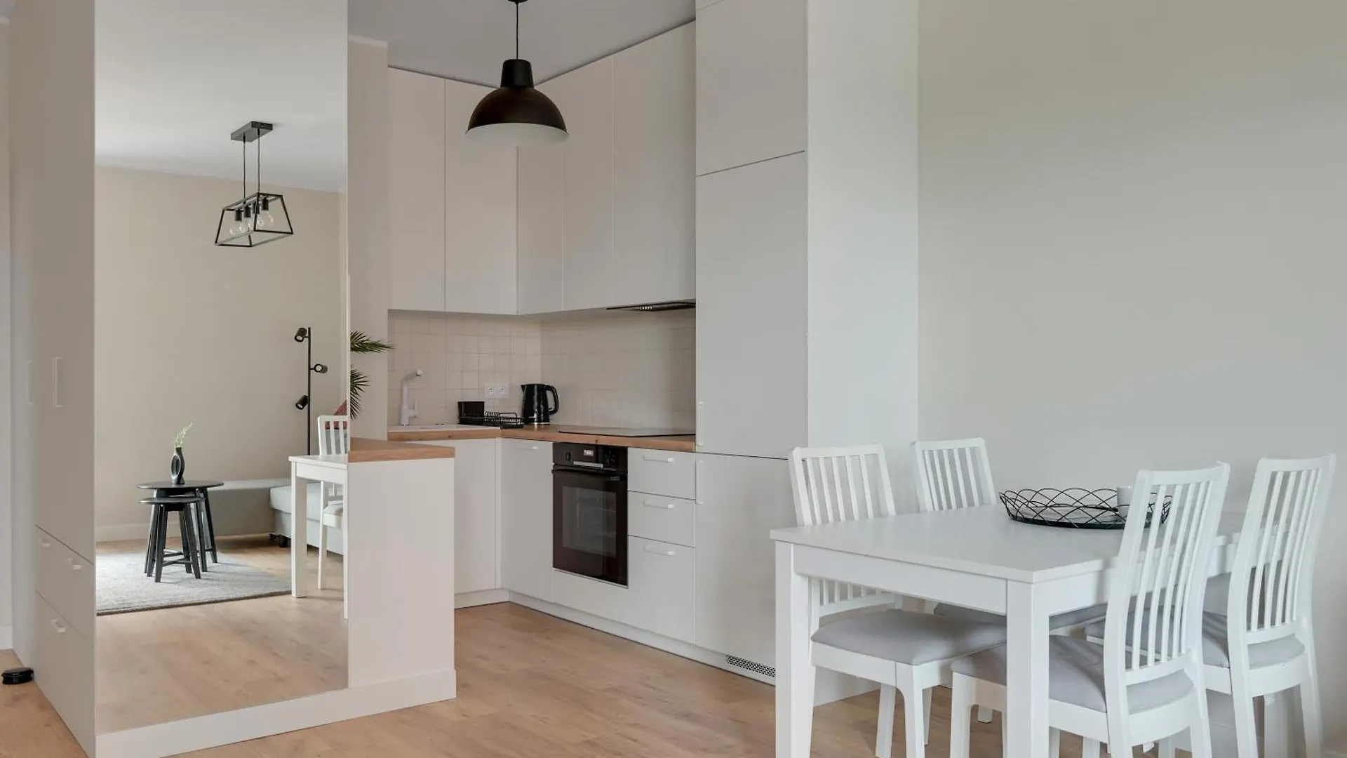 Doki Lifestyle & Food Hall By Lion Apartments Gdańsk