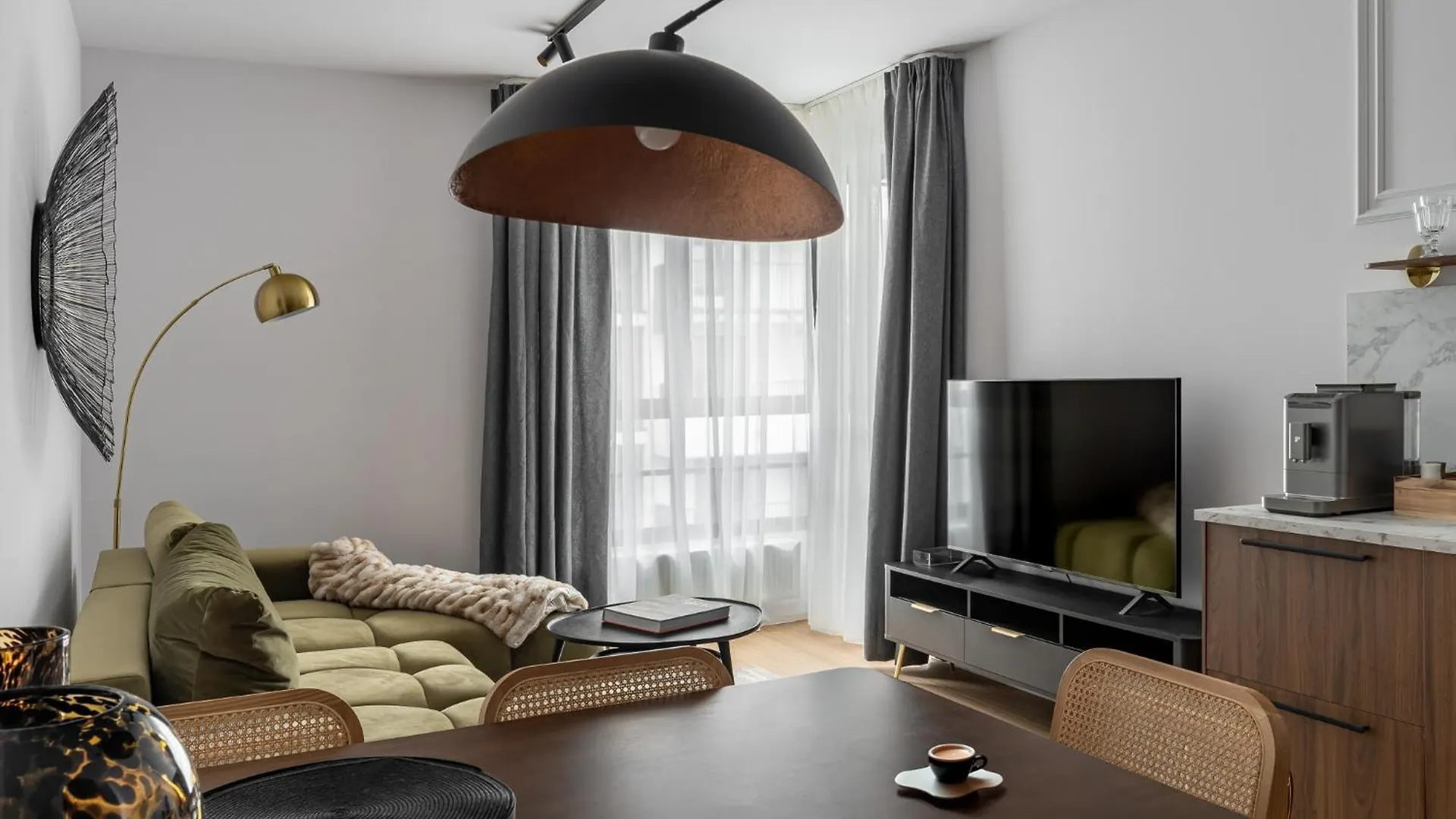 Doki Lifestyle & Food Hall By Lion Apartments Gdansk