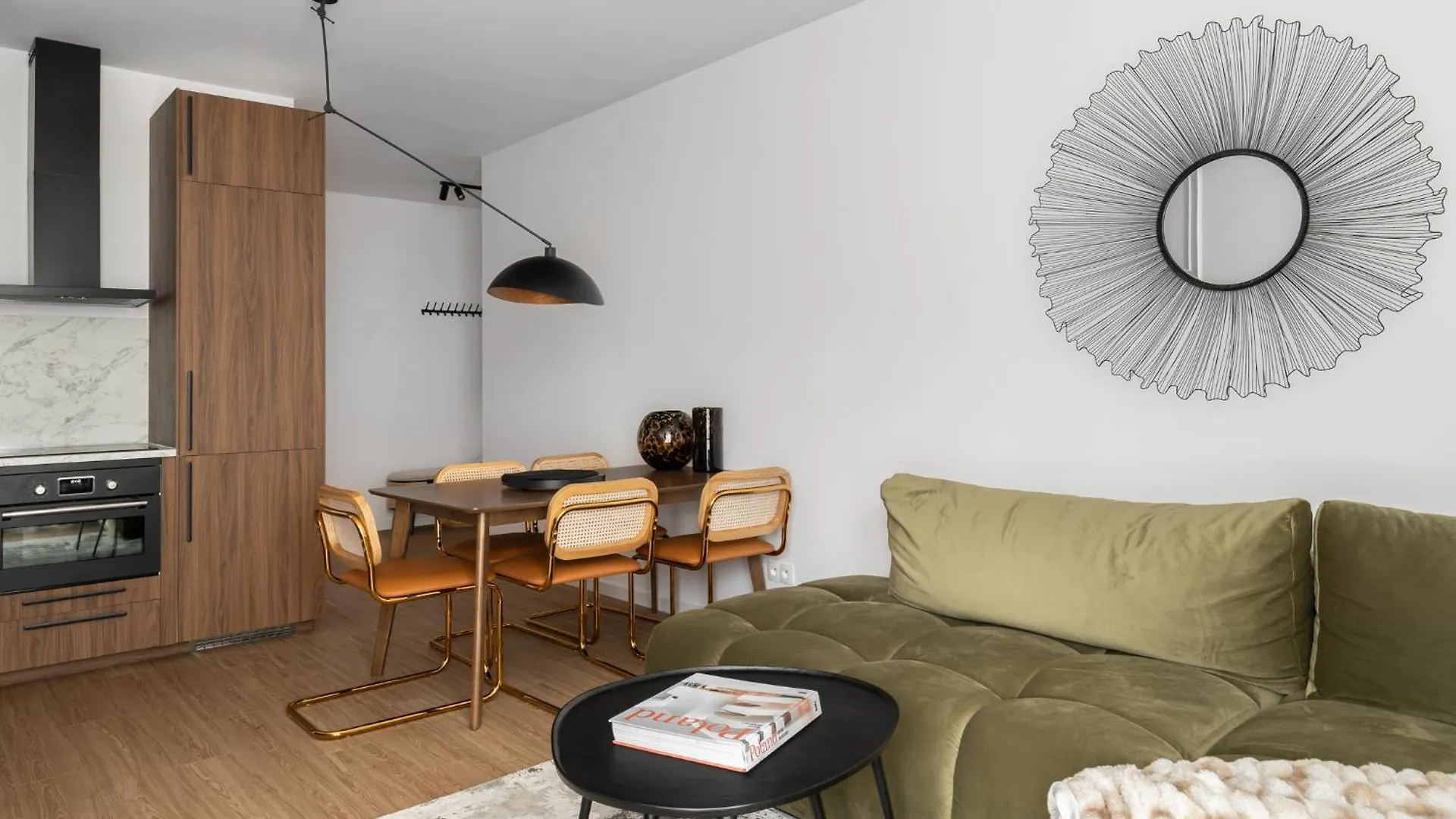 Doki Lifestyle & Food Hall By Lion Apartments Gdańsk